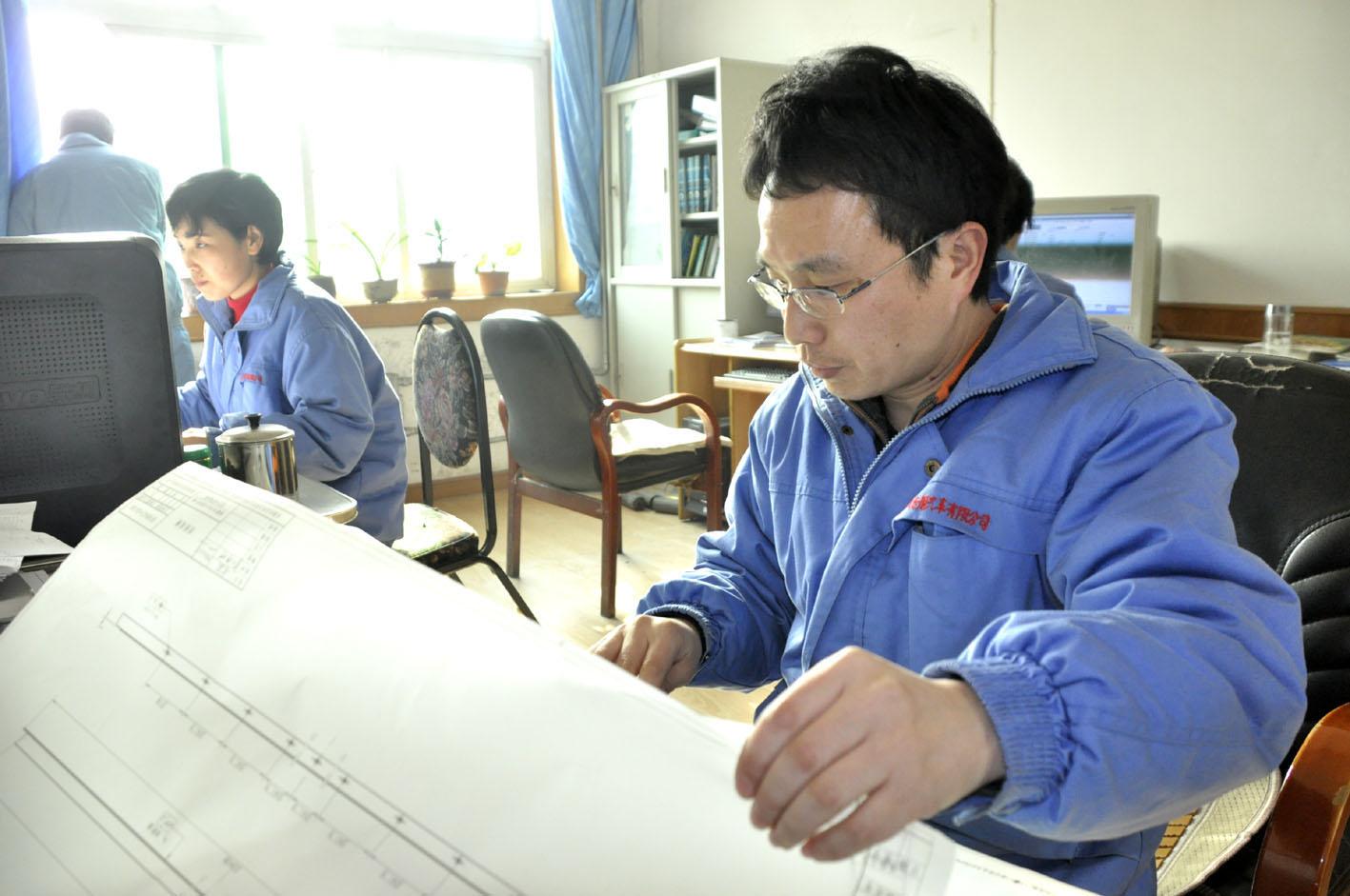 梧州職工：以勞模為榜樣，做好本職工作