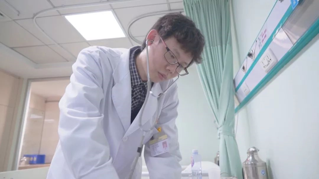 盡職盡責(zé)好醫(yī)生，他是心血管病患者的“生命守護神”