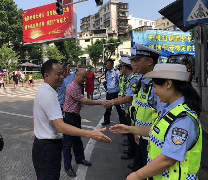 高溫天 工會(huì)娘家人送來(lái)絲絲清涼沁人心