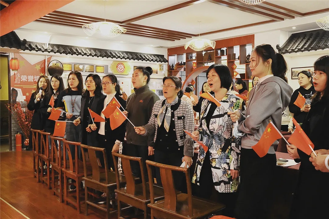 歡慶“三八”節(jié)：三月春光美，我們這樣過