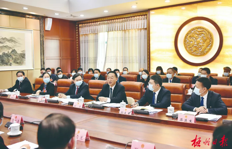 順流而下立潮頭，溯流而進(jìn)爭(zhēng)上游！劉寧參加梧州市代表團(tuán)審議