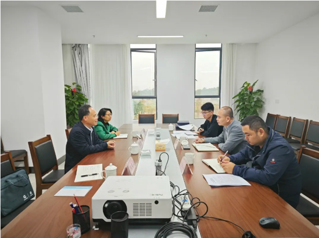 謝善高率隊到梧州臨港經(jīng)濟區(qū)和藤縣開展“維護職工合法權益”工作調(diào)研