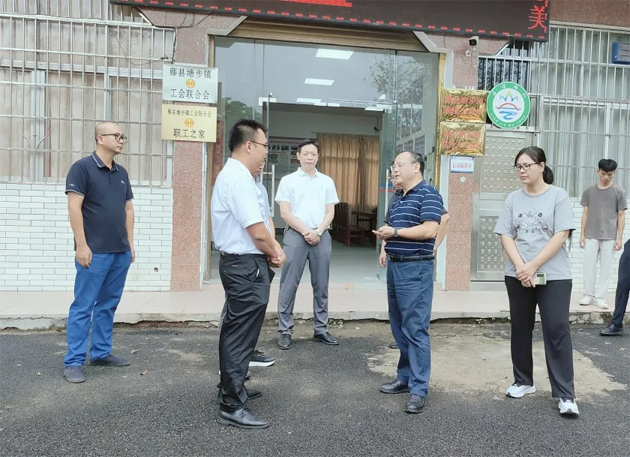 市總工會(huì)調(diào)研組到縣（市、區(qū)） 開(kāi)展基層工會(huì)組織建設(shè)工作調(diào)研