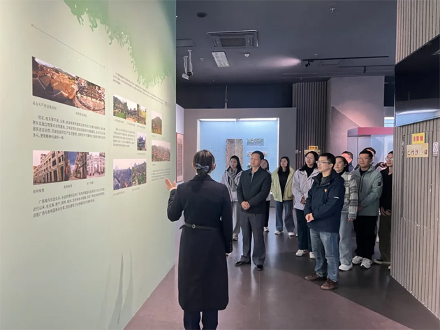 梧州市總工會(huì)黨員干部參觀“廣西鑄牢中華民族共同體意識(shí)歷史文化展”