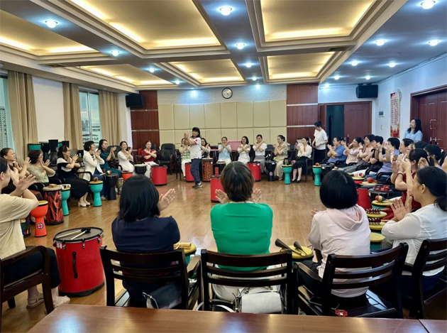 梧州市總工會女職工委員會開展“黨旗領航聚合力，情暖巾幗綻芳華” 主題活動