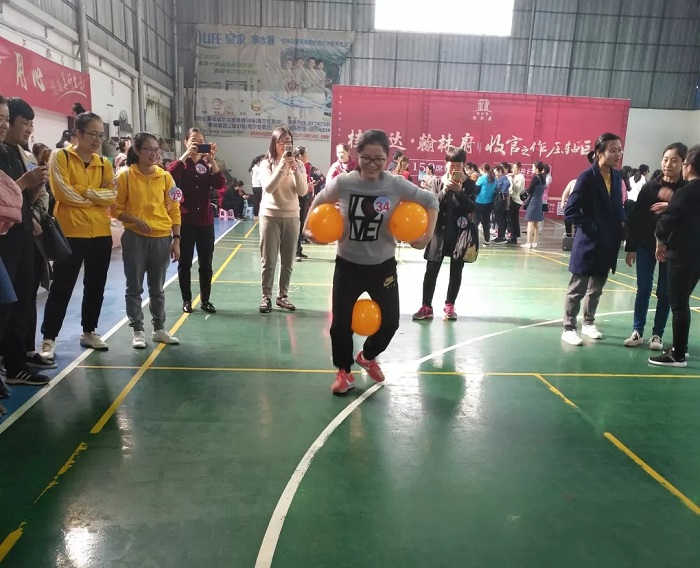 “桂宏達(dá)”杯2019年藤縣女職工聯(lián)誼運(yùn)動(dòng)會熱鬧開啟