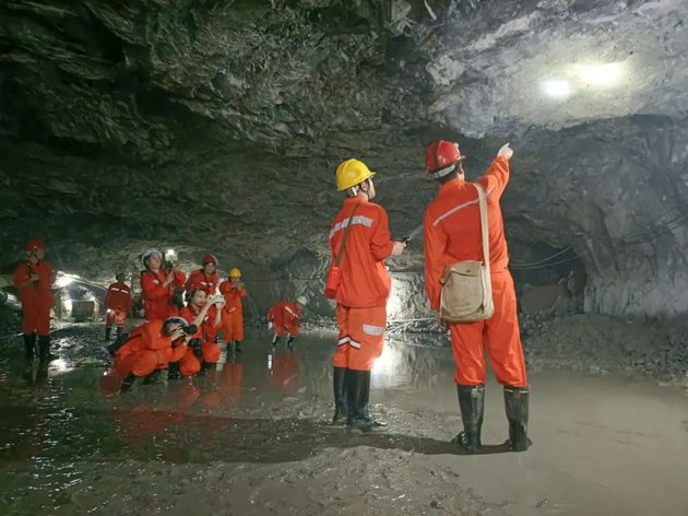 get技能！ 佛子公司工會舉辦攝影知識培訓(xùn)班