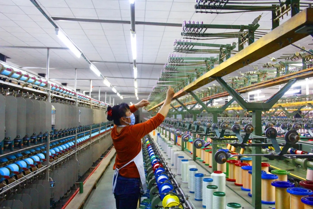 五豐絲綢有限公司工會助力復工復產實現(xiàn)產銷兩旺