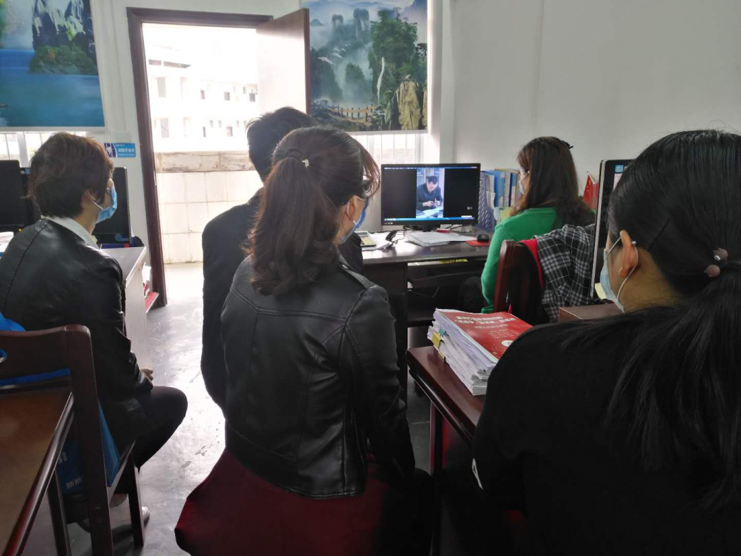 龍圩區(qū)總工會組織觀看國家安全教育日宣傳片