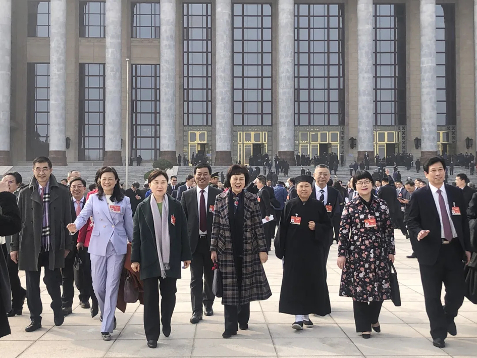 評職稱、漲工資……@技術(shù)工人，代表委員正在為你發(fā)聲！