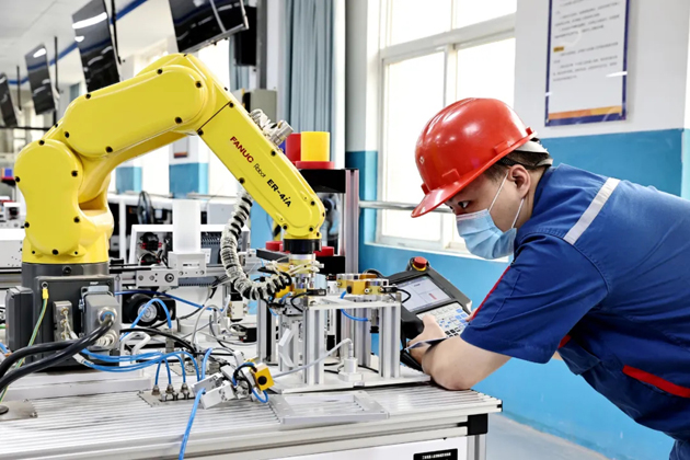 每人每年補(bǔ)貼標(biāo)準(zhǔn)5000元以上！我區(qū)全面推行企業(yè)新型學(xué)徒制