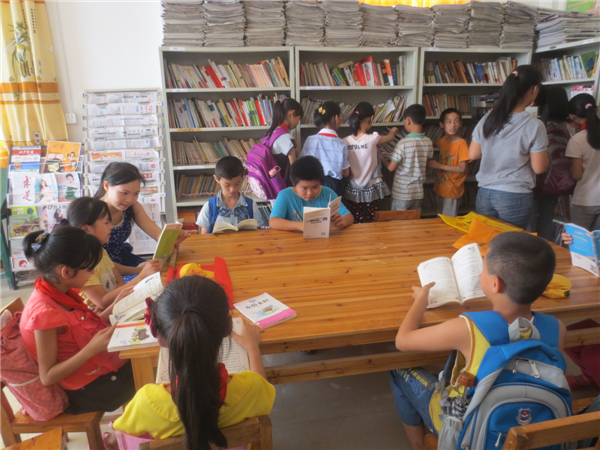 從５月下旬至６月中旬，藤縣金雞鎮(zhèn)婦聯(lián)、文化站等單位在今年&ldquo;六一&rdquo;前后聯(lián)合開展&ldquo;每天半小時，書相伴成長&rdquo;活動，發(fā)動巾幗志愿